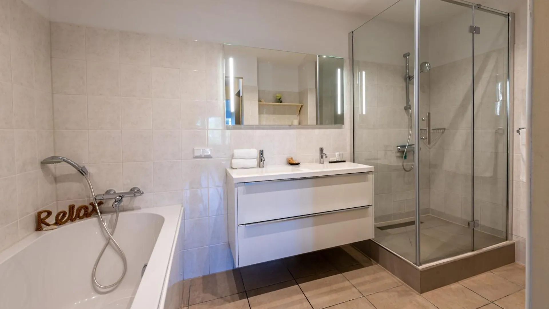Tropical Treasure - Penthouse At The Spanish Water Willemstad
